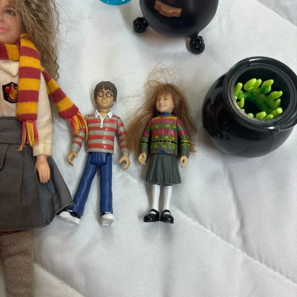 Harry Potter Wizard Doll Set with Accessories- 3 dolls play set and dragon